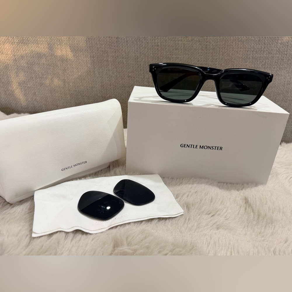 Gentle Monster - Musee Wayfarer Sunglasses - image 3